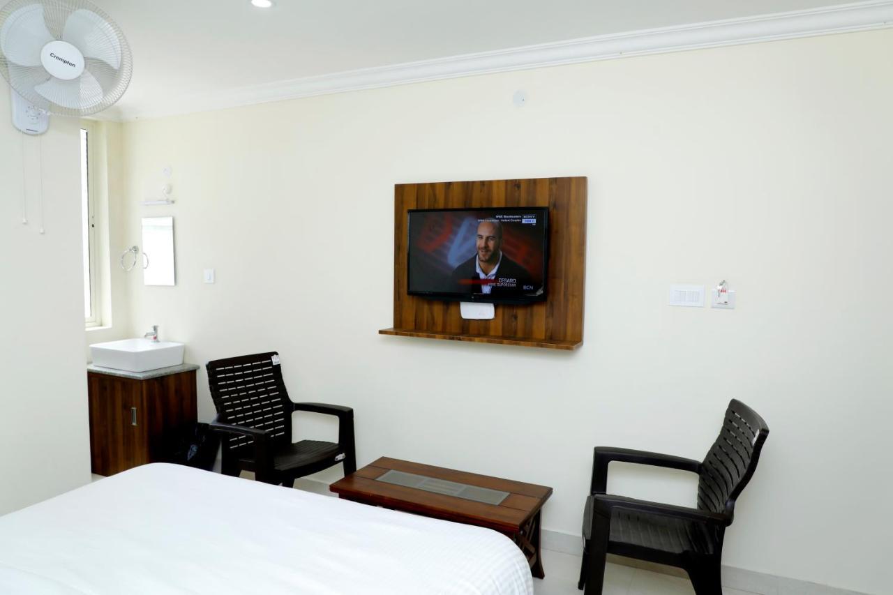 Hotel CNR Residency Madanapalle Exterior foto