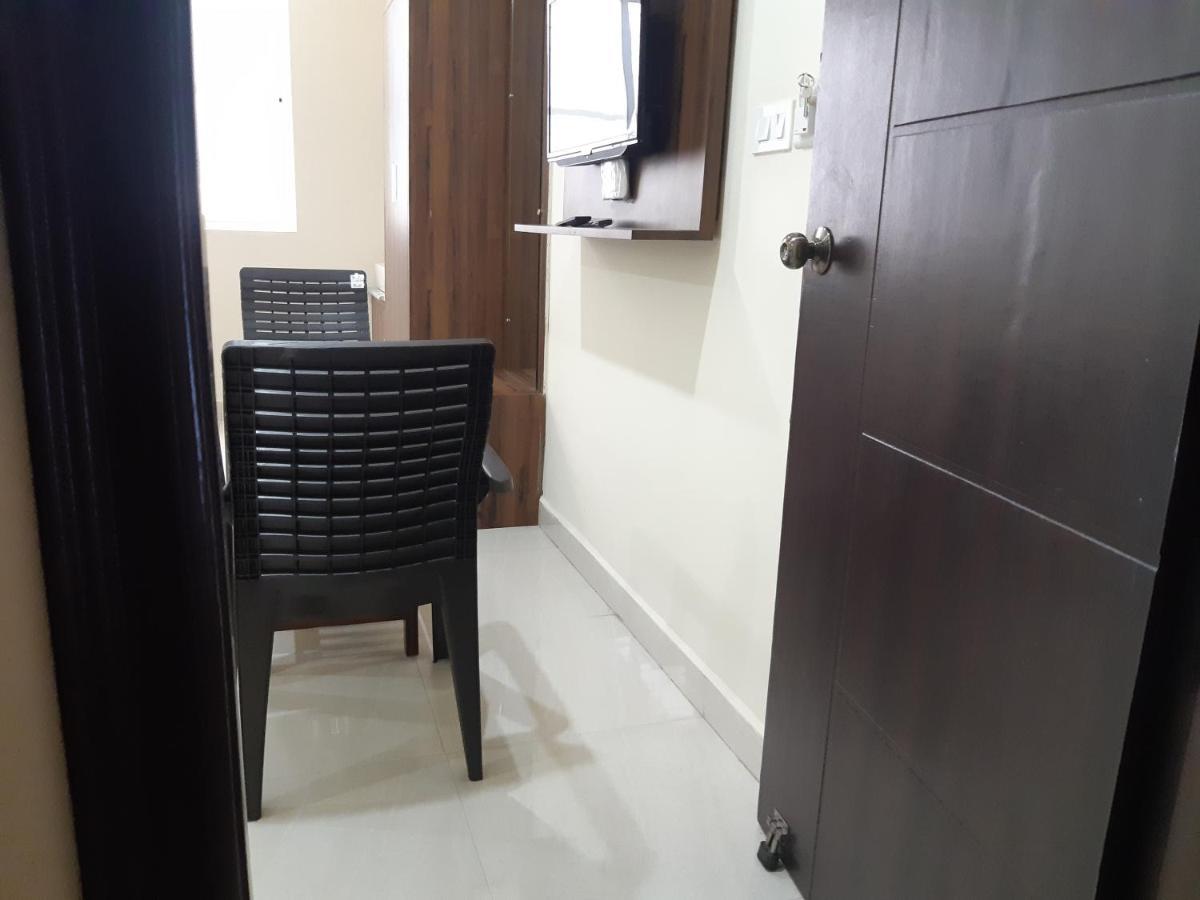 Hotel CNR Residency Madanapalle Exterior foto