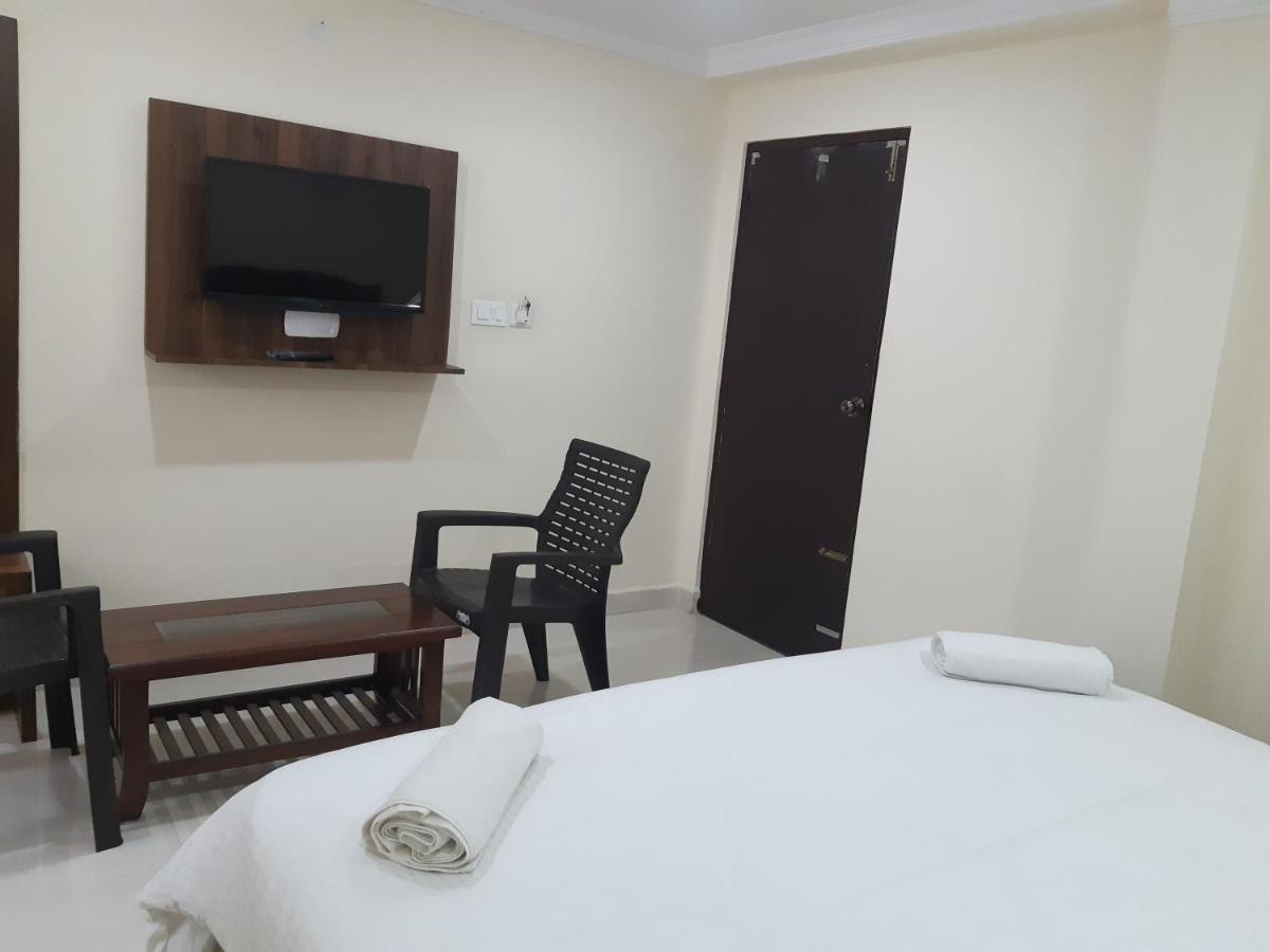 Hotel CNR Residency Madanapalle Exterior foto
