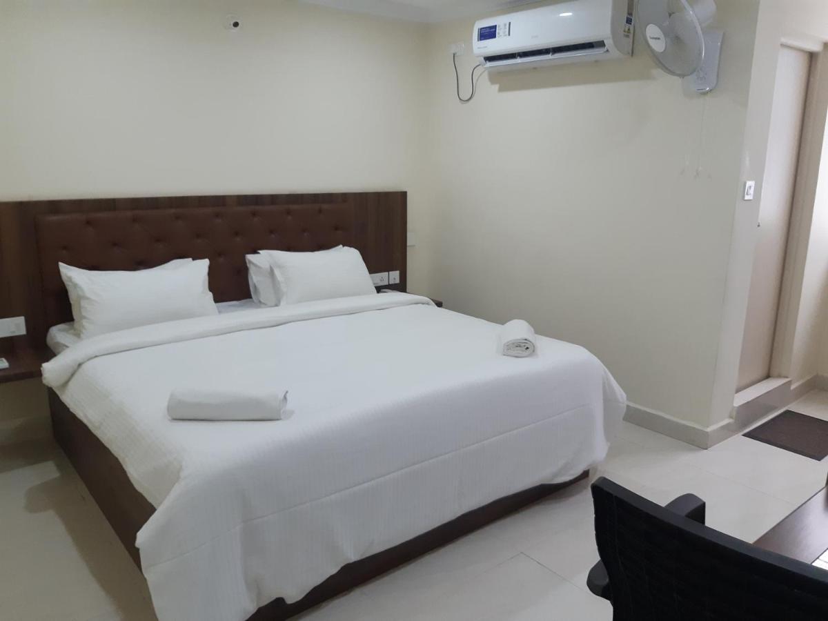 Hotel CNR Residency Madanapalle Exterior foto