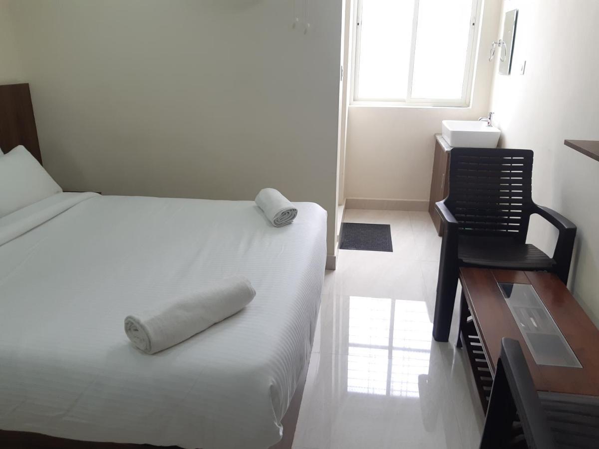 Hotel CNR Residency Madanapalle Exterior foto