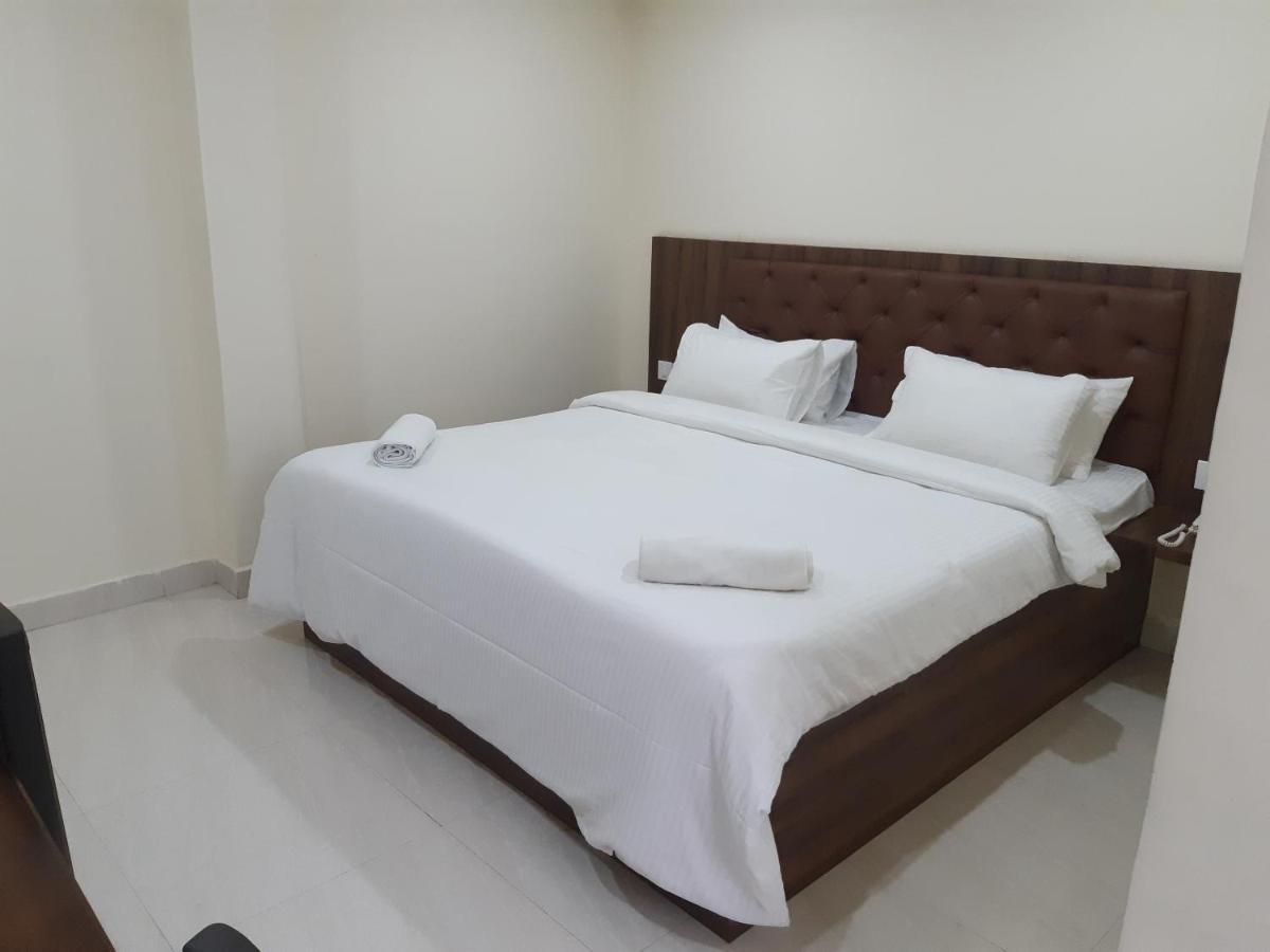 Hotel CNR Residency Madanapalle Exterior foto