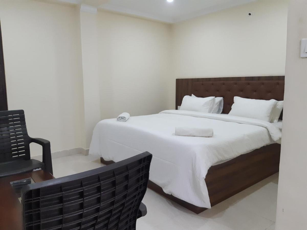 Hotel CNR Residency Madanapalle Exterior foto
